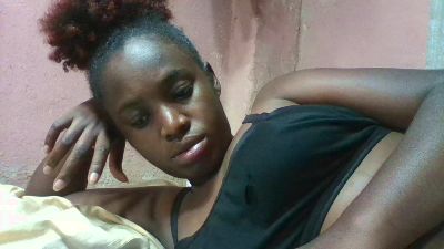 emeli2 live cam on Cam4