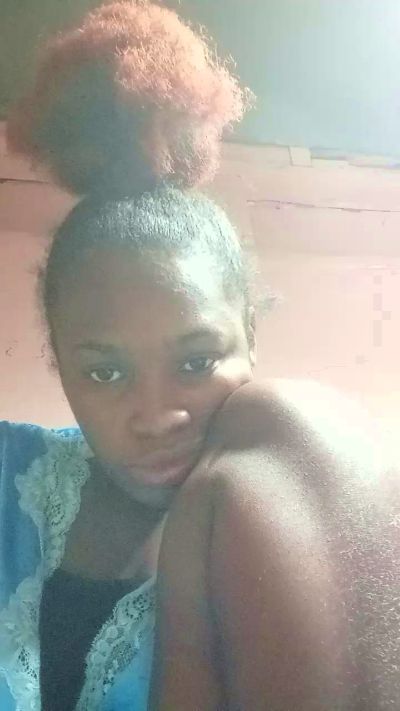 emeli2 live cam on Cam4
