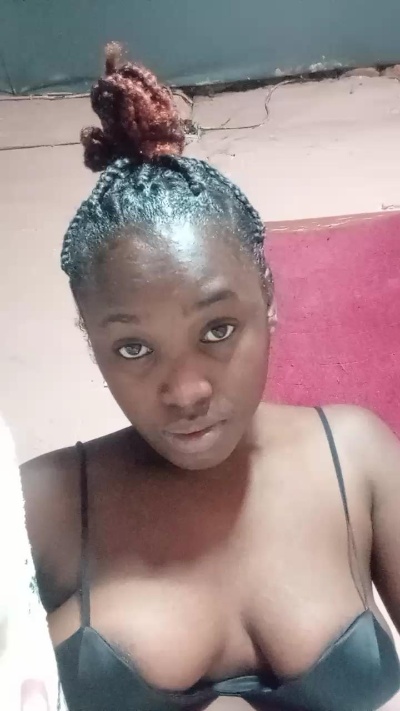 emeli2 live cam on Cam4
