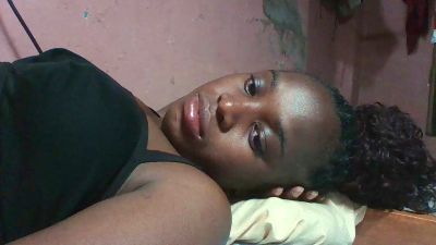 emeli2 live cam on Cam4