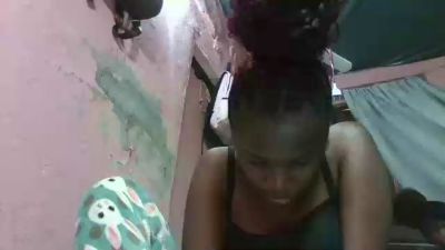 emeli2 live cam on Cam4
