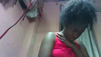 emeli2 live cam on Cam4