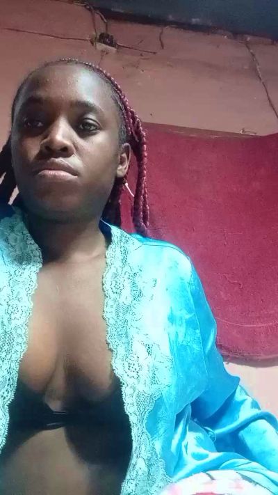 emeli2 live cam on Cam4