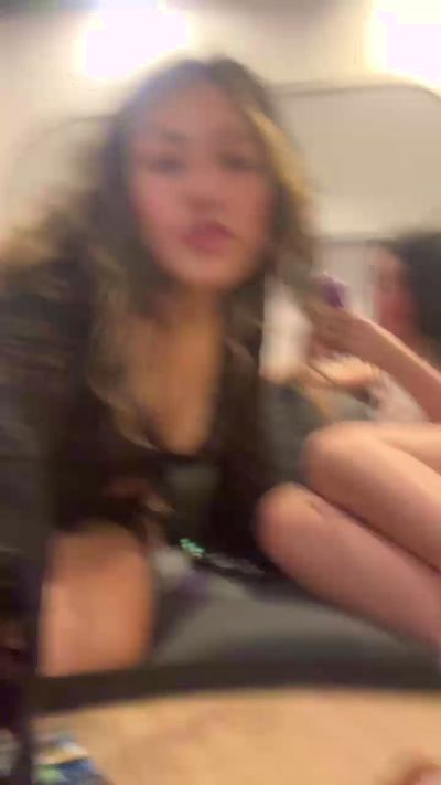 emi444 live cam on Cam4