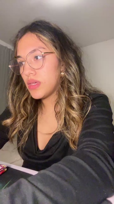 emi444 live cam on Cam4