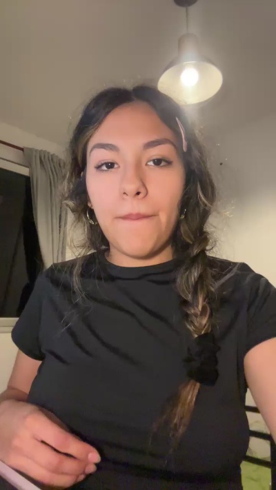 emi444 live cam on Cam4