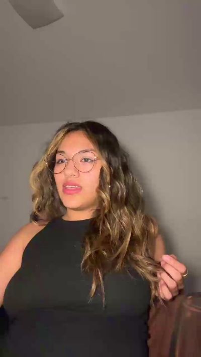 emi444 live cam on Cam4
