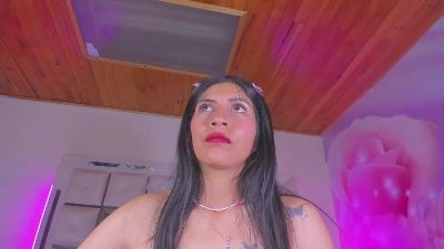 emili_clark live cam on Cam4