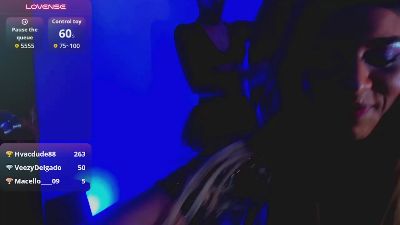 emili_roux live cam on Cam4
