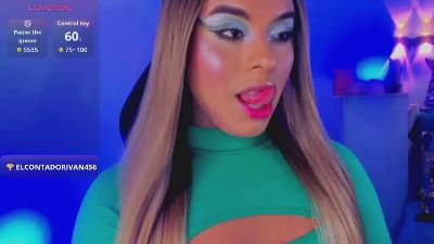 emili_roux live cam on Cam4