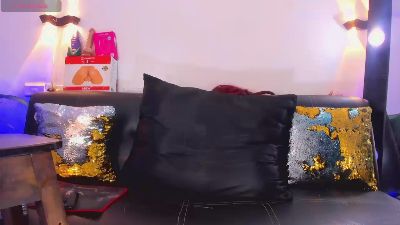 emili_roux live cam on Cam4