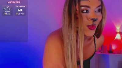 emili_roux live cam on Cam4