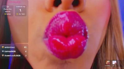 emili_roux live cam on Cam4