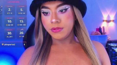 emili_roux live cam on Cam4