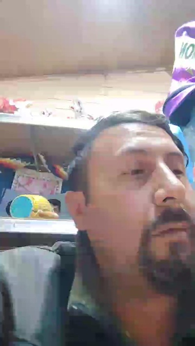 emilio20yhot live cam on Cam4