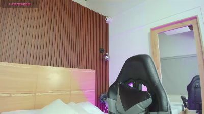 emilly_miracle live cam on Cam4
