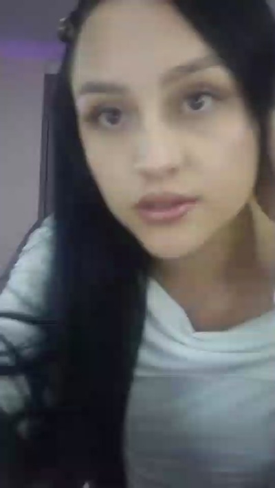 emily_Bl live cam on Cam4