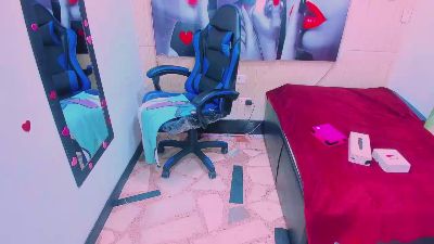 emily_rosse04 live cam on Cam4