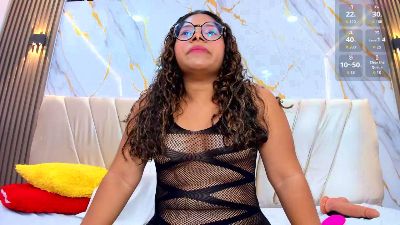 emily_sw live cam on Cam4