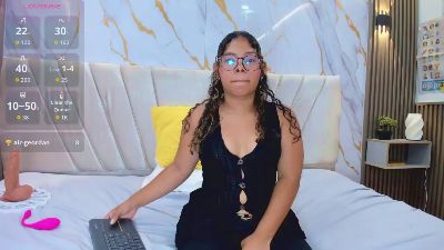 emily_sw live cam on Cam4