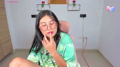 emily_villamil live cam on Cam4