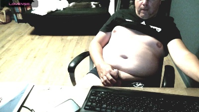 emjea live cam on Cam4