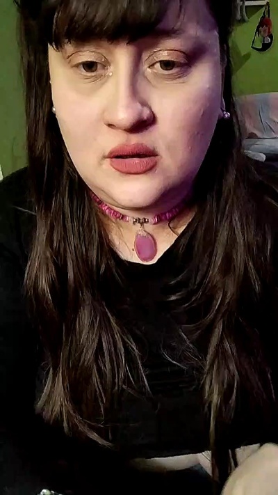 emma23 live cam on Cam4