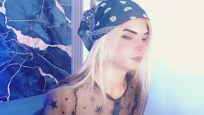 emma_miler live cam on Cam4