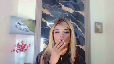 emma_miler live cam on Cam4