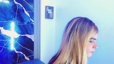 emma_miler live cam on Cam4