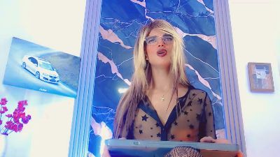emma_miler live cam on Cam4