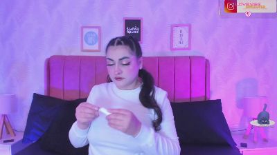 emmaamartinez live cam on Cam4