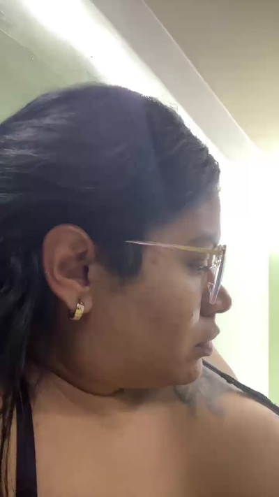 emmabraumm live cam on Cam4