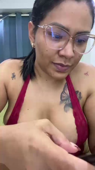 emmabraumm live cam on Cam4