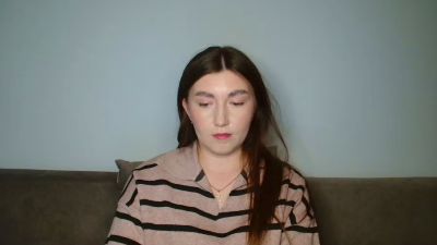 emmamaee live cam on Cam4