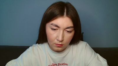 emmamaee live cam on Cam4