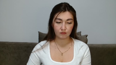 emmamaee live cam on Cam4