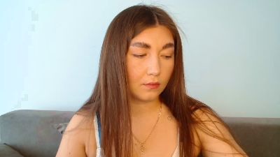 emmamaee live cam on Cam4