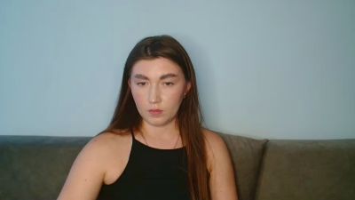 emmamaee live cam on Cam4