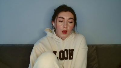 emmamaee live cam on Cam4