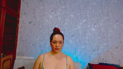 emmily888 live cam on Cam4