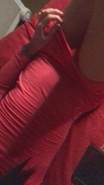 emmy_femboy live cam on Cam4
