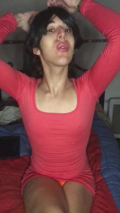 emmy_femboy live cam on Cam4