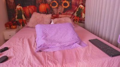 emyli_sw live cam on Cam4