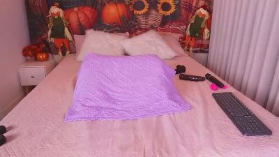 emyli_sw live cam on Cam4