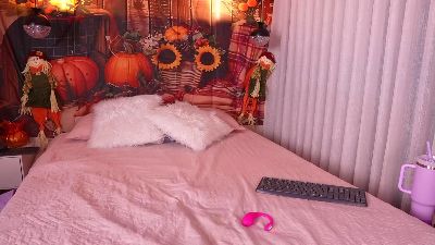 emyli_sw live cam on Cam4