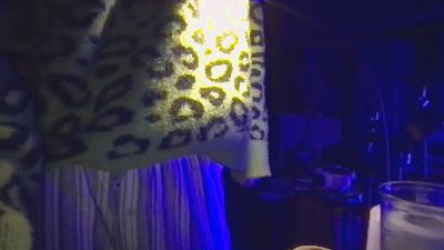 energia_hot live cam on Cam4