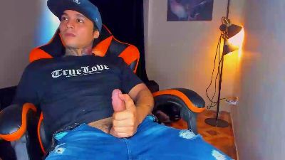 enjoymycock999 live cam on Cam4