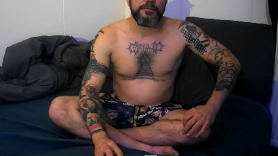 enrikaionut_fun live cam on Cam4