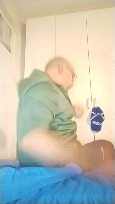 enzo733 live cam on Cam4